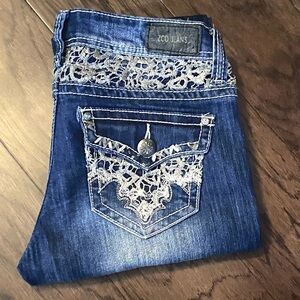 ZCO Women's Blue Denim Capri with Lace Detail